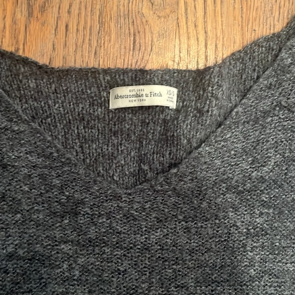 Abercrombie Sweater - Picture 2 of 4